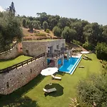 Villa Seashore:Dreamy Villa By The Sea With Heated Pool