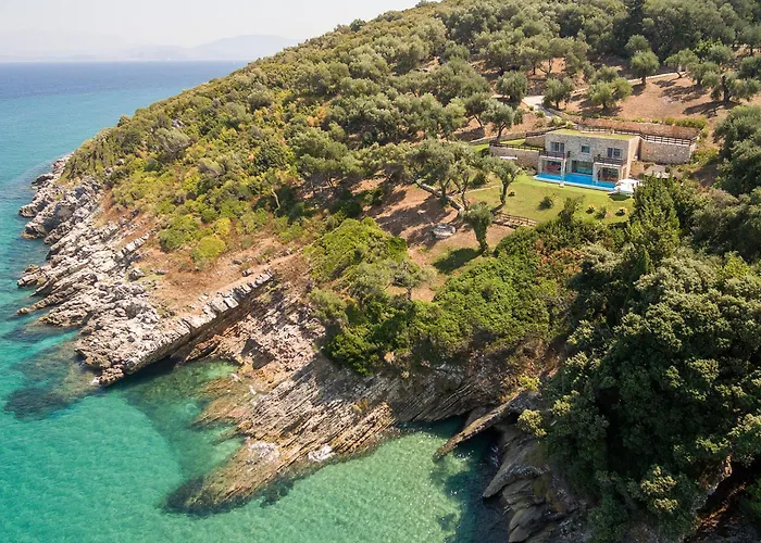Villa Seashore:Dreamy Villa By The Sea With Heated Pool