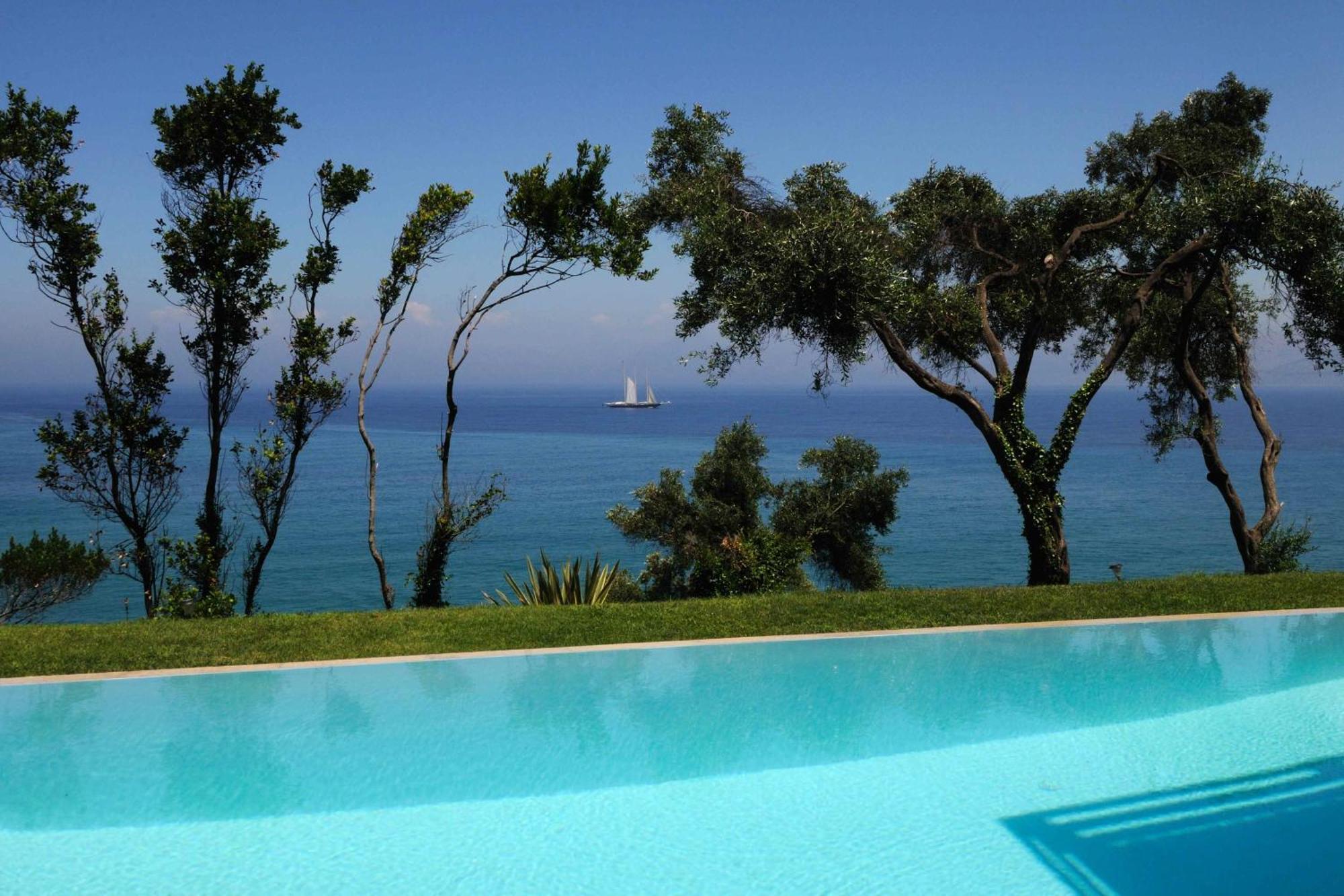 Villa Seashore:dreamy By The Sea With Heated Pool Agios Spyridon (Corfu)