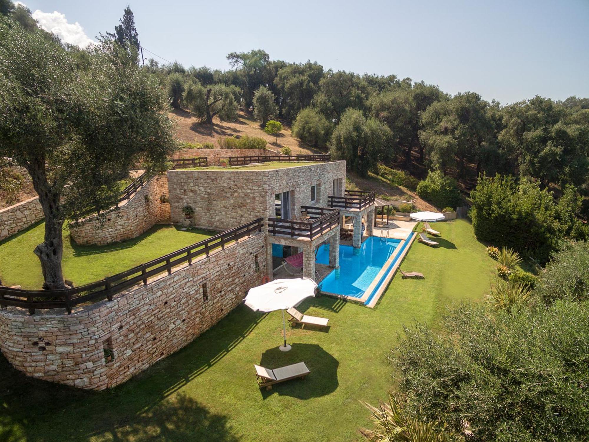 Villa Seashore:dreamy By The Sea With Heated Pool
